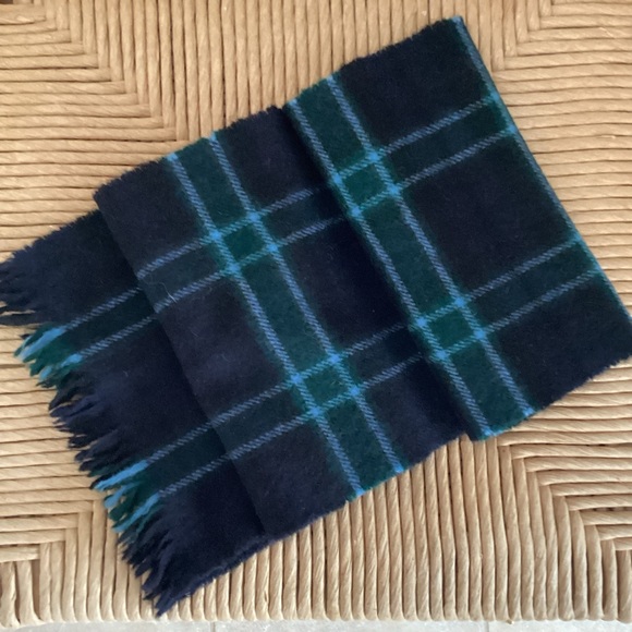 Johnstons of Elgin, Scotland 100% wool scarf. Graham of Monteith tartan plaid. - Picture 2 of 7